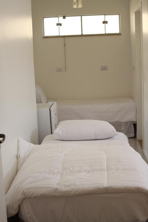 Chacara Ando Bed And Breakfast Aguas de Santa Barbara Ruang foto