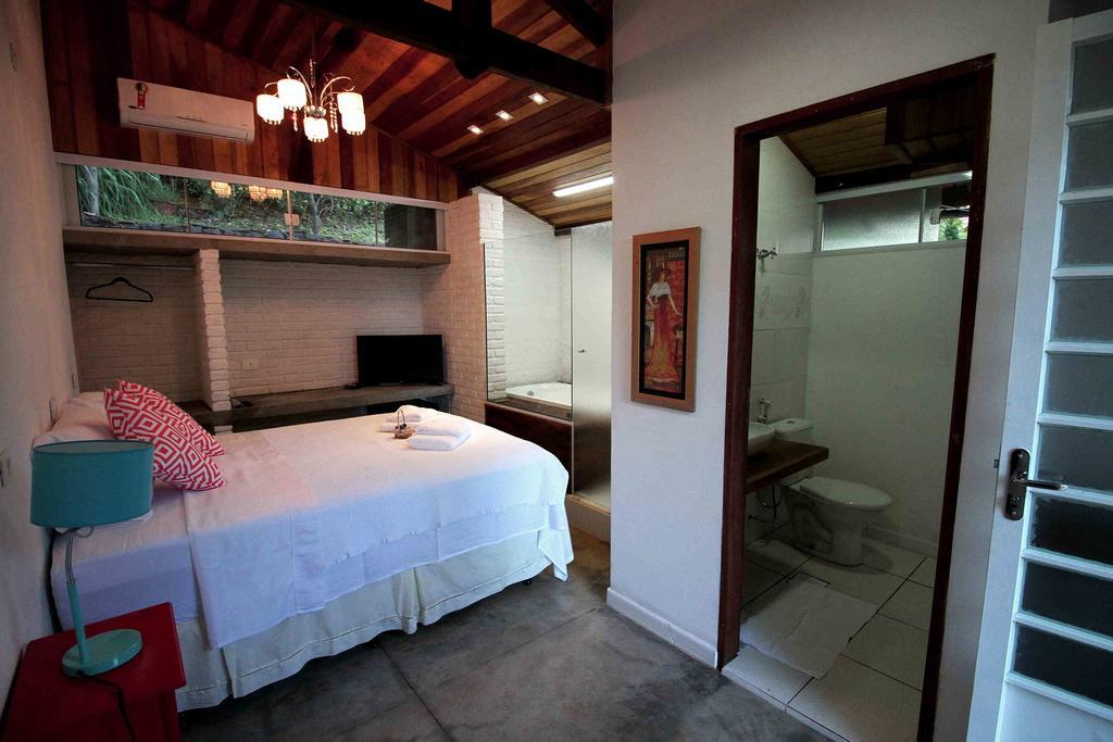 Chacara Ando Bed And Breakfast Aguas de Santa Barbara Bagian luar foto